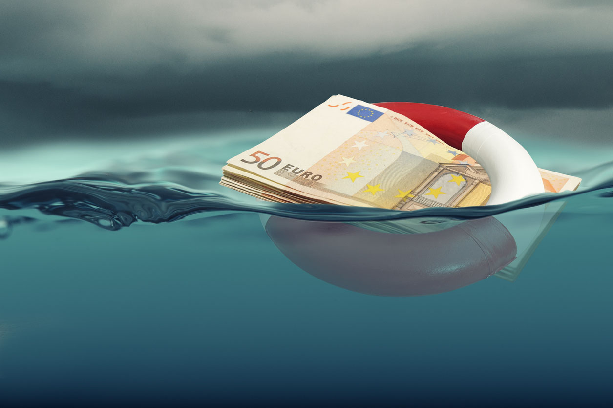Concept de sauvetage en euros - billet de banque modifié
